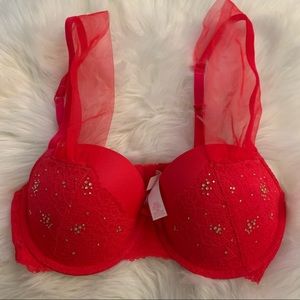 Victoria’s Secret Dream Angels Balconet in 34D Red